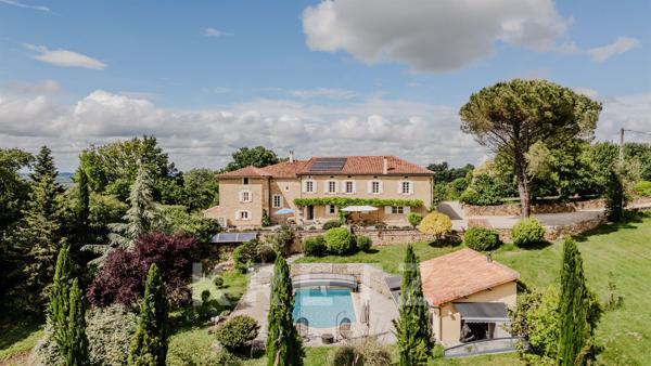 Propriété de caractère 460 m² – 6 chambres – domaine de 5,7 hectares avec piscine – maison historiqu