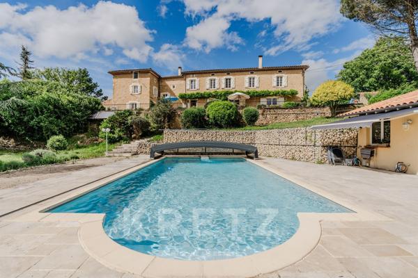 Propriété de caractère 460 m² – 6 chambres – domaine de 5,7 hectares avec piscine – maison historiqu