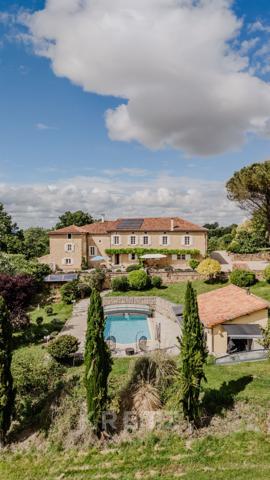 Propriété de caractère 460 m² – 6 chambres – domaine de 5,7 hectares avec piscine – maison historiqu