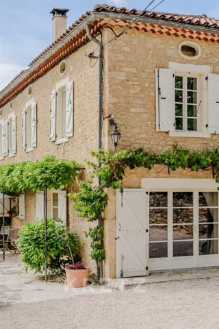 Propriété de caractère 460 m² – 6 chambres – domaine de 5,7 hectares avec piscine – maison historiqu