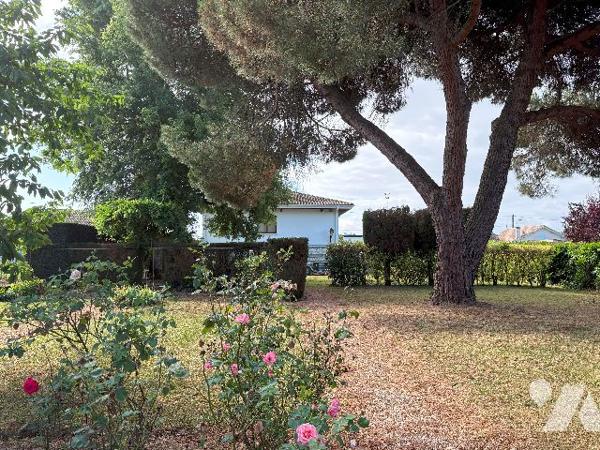 Tonneins- A pied des commerces, cette villa cossue avec parc, ne manquera pas de vous séduire !