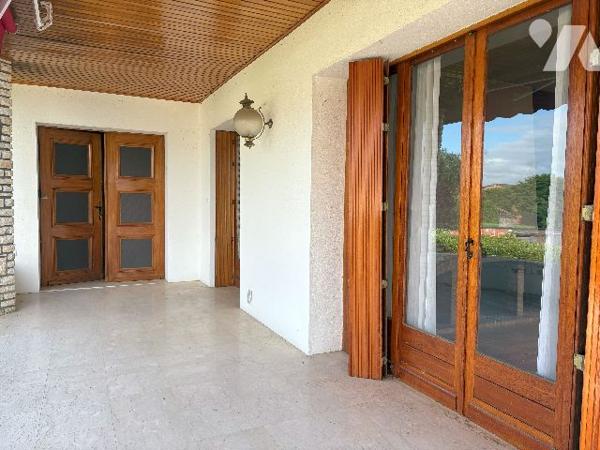 Tonneins- A pied des commerces, cette villa cossue avec parc, ne manquera pas de vous séduire !