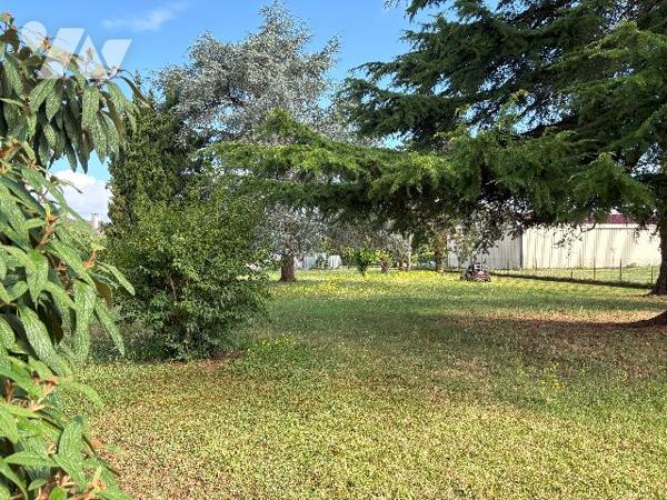 Tonneins- A pied des commerces, cette villa cossue avec parc, ne manquera pas de vous séduire !