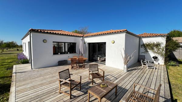 Maison 6 pièces Cozes 15mn de Royan récente environnement calme et naturel
