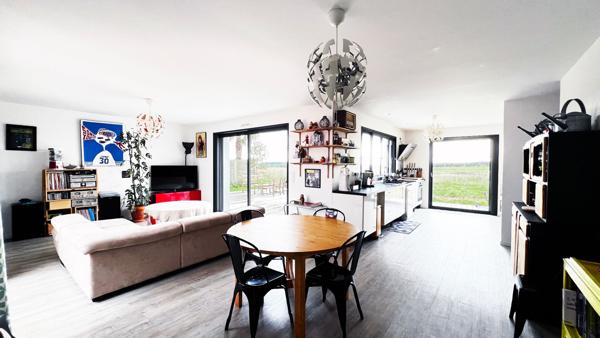 Maison 6 pièces Cozes 15mn de Royan récente environnement calme et naturel