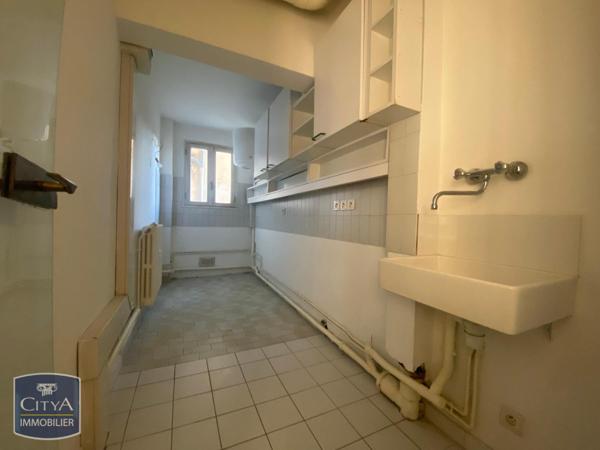 Appartement à louer 4 pièces 123.55m²