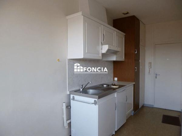 Location Studio 24.7 m² - 52 RUE MONTBRON Angouleme 16000