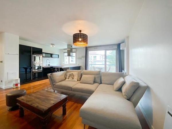 Appartement à louer    3 pièces • 65,03 m2 Lyon 8