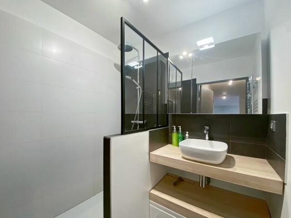 Appartement à louer    3 pièces • 65,03 m2 Lyon 8