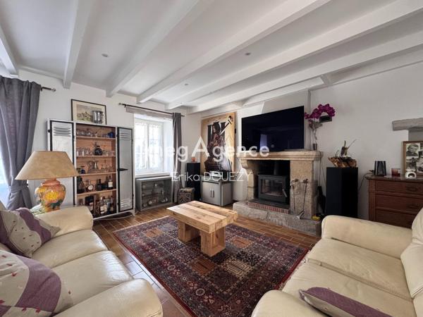 Maison à LES HERBIERS, 85500 - 7 pièces 175m²