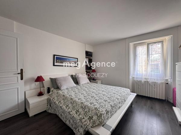 Maison à LES HERBIERS, 85500 - 7 pièces 175m²