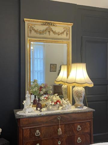 Au coeur du Saumur Historique Appartement rénové de 92m2 situé au 1er étage d'une petite copropriété -3 chambres.