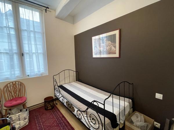 Au coeur du Saumur Historique Appartement rénové de 92m2 situé au 1er étage d'une petite copropriété -3 chambres.