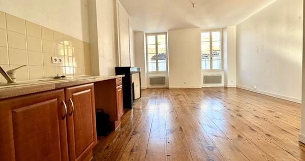 appartement duplex T3 plein de charme situé à Saintes rive gauche