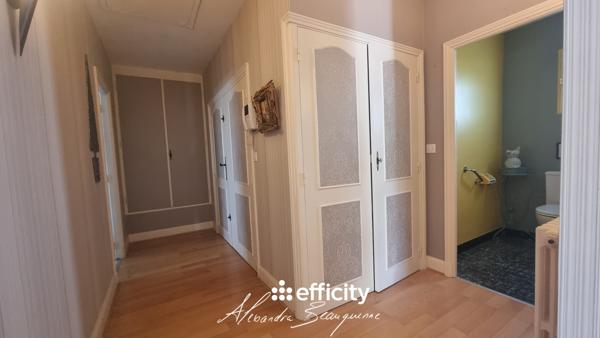 Maison
         6 pièces
        - 185 m² 274 000 € *