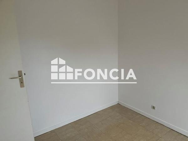 Location Appartement 2 pièces 35 m² - 10 RUE DE LAUNAY Chilly - Mazarin 91380