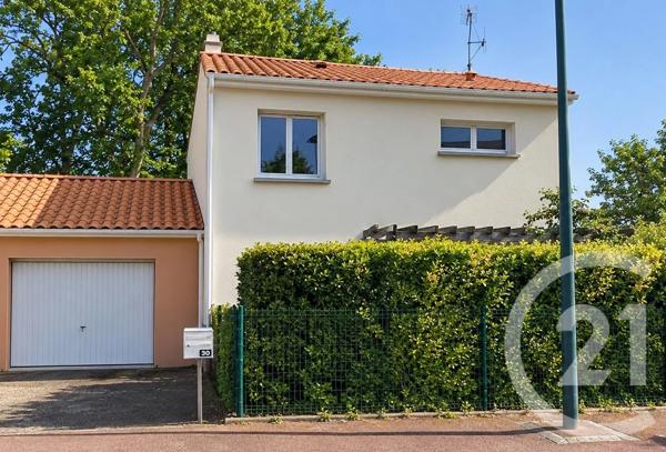 Maison à vendre  4 pièces - 87,74 m 2   CHALLANS  - 85