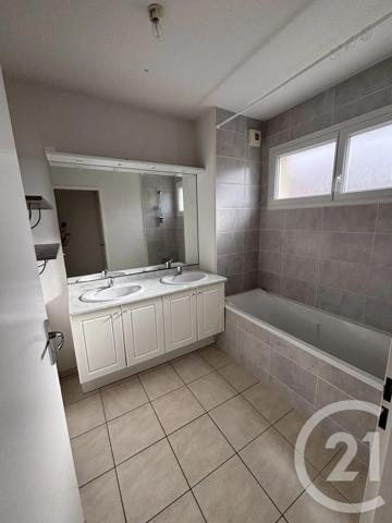 Maison à vendre  4 pièces - 87,74 m 2   CHALLANS  - 85