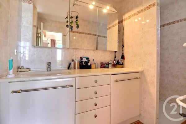 Maison à vendre  4 pièces - 97,94 m 2   LES ISSAMBRES  - 83
