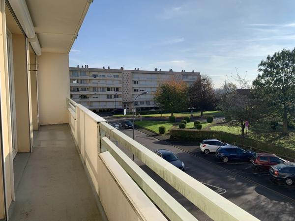 Location                                                      Appartement
                        
                     4 pièces                      66 m2                     à Saint-Quentin