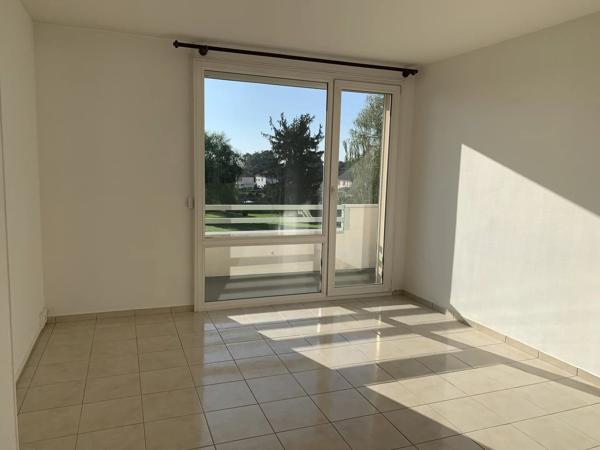 Location                                                      Appartement
                        
                     4 pièces                      66 m2                     à Saint-Quentin
