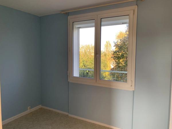 Location                                                      Appartement
                        
                     4 pièces                      66 m2                     à Saint-Quentin