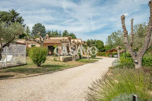 Vente Maison 7 pièces de 176m² - 13540 Aix-en-Provence