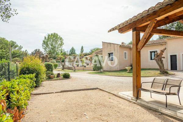 Vente Maison 7 pièces de 176m² - 13540 Aix-en-Provence