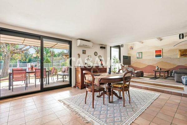 Vente Maison 7 pièces de 176m² - 13540 Aix-en-Provence