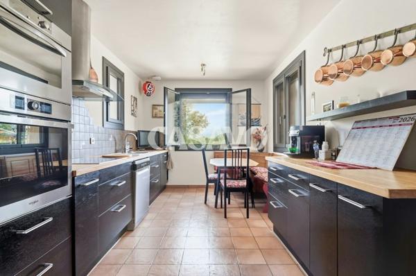 Vente Maison 7 pièces de 176m² - 13540 Aix-en-Provence