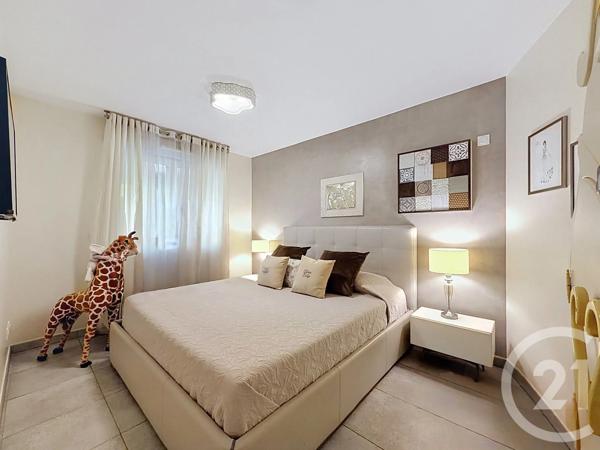 Appartement F3 à vendre  3 pièces - 96,90 m 2   ANTIBES  - 06