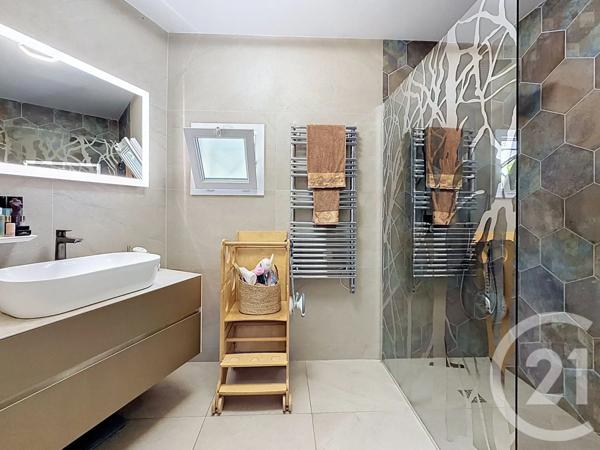 Appartement F3 à vendre  3 pièces - 96,90 m 2   ANTIBES  - 06