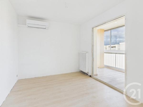 Appartement T4 à vendre  4 pièces - 77,91 m 2   LA VALETTE DU VAR  - 83
