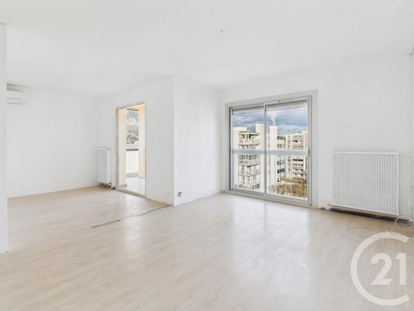 Appartement T4 à vendre  4 pièces - 77,91 m 2   LA VALETTE DU VAR  - 83
