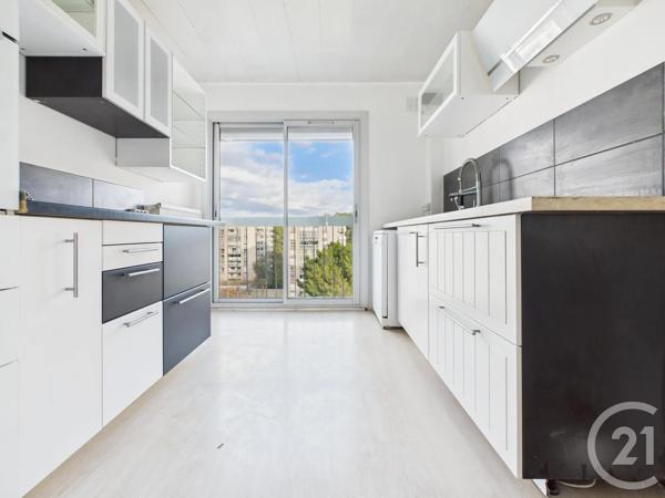 Appartement T4 à vendre  4 pièces - 77,91 m 2   LA VALETTE DU VAR  - 83