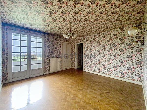 Propriété rare conjuguant maison familiale et ancienne grange à seulement 15 minutes de Limoges