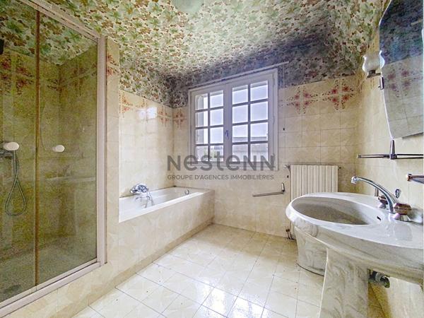 Propriété rare conjuguant maison familiale et ancienne grange à seulement 15 minutes de Limoges