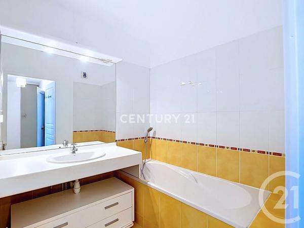 Appartement F4 à vendre  4 pièces - 80,06 m 2   AUBAGNE  - 13