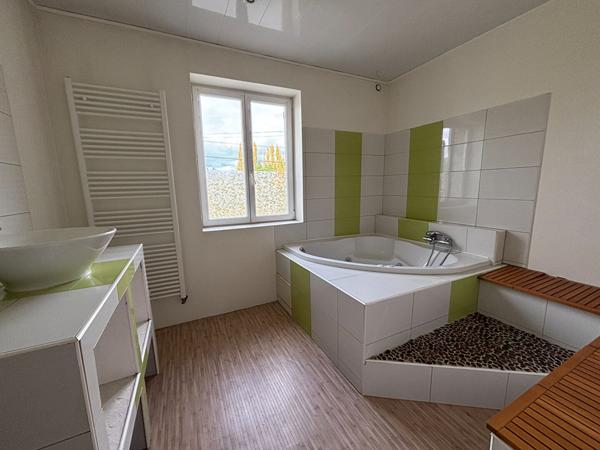 Belle maison 4 chambres rénovée proche centre de La Flèche !