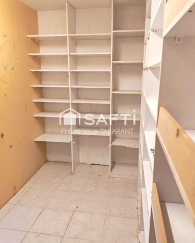 Entrepôt avec bureaux - zone d'activité dynamique