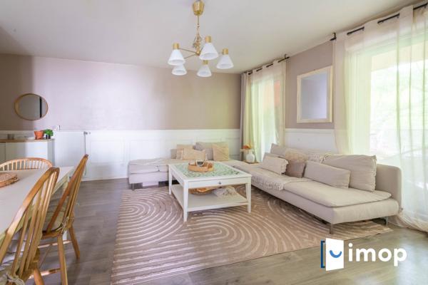 À 5 min du bus, superbe 3 pièces lumineux de 69m² avec balcon et parking à Stains