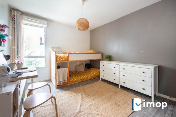 À 5 min du bus, superbe 3 pièces lumineux de 69m² avec balcon et parking à Stains