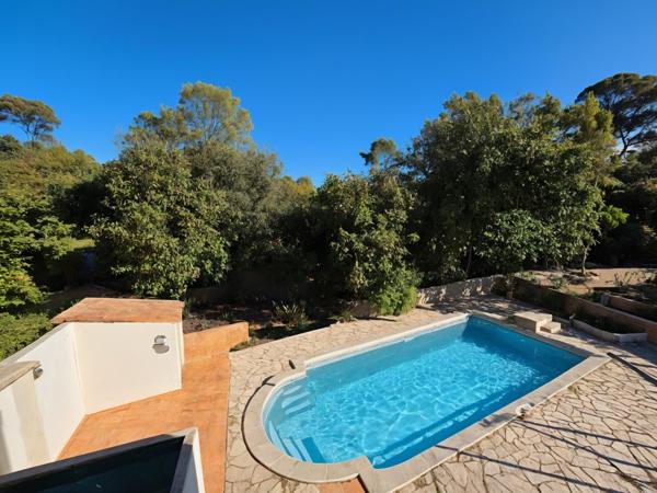 Maison 8 pièces - 239 m²