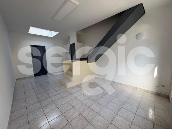 Location 2 Pieces 32 80000 Amiens 25 1658 01 0115