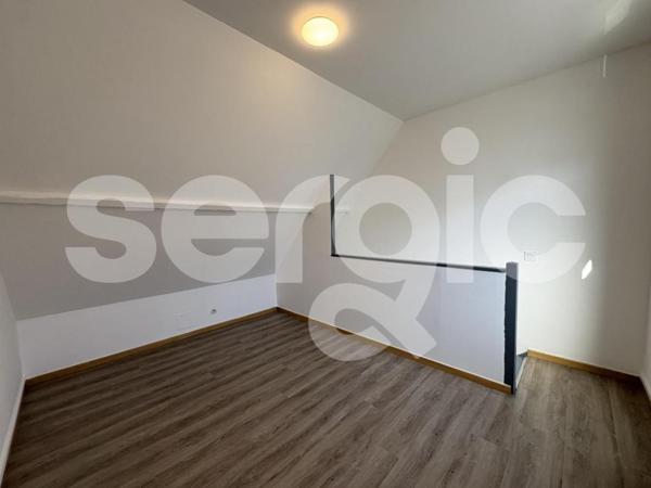 Location 2 Pieces 32 80000 Amiens 25 1658 01 0115