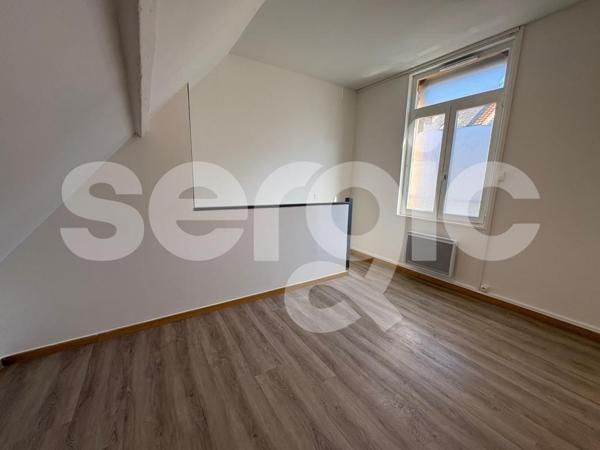 Location 2 Pieces 32 80000 Amiens 25 1658 01 0115