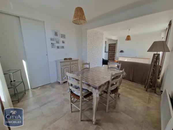 Appartement à louer 2 pièces 54m² Fréjus (83600)