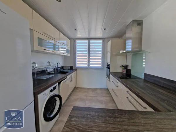 Appartement à louer 2 pièces 54m² Fréjus (83600)