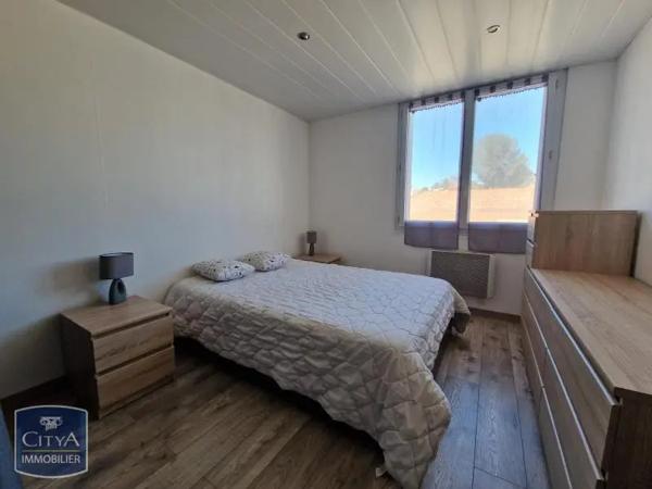 Appartement à louer 2 pièces 54m² Fréjus (83600)