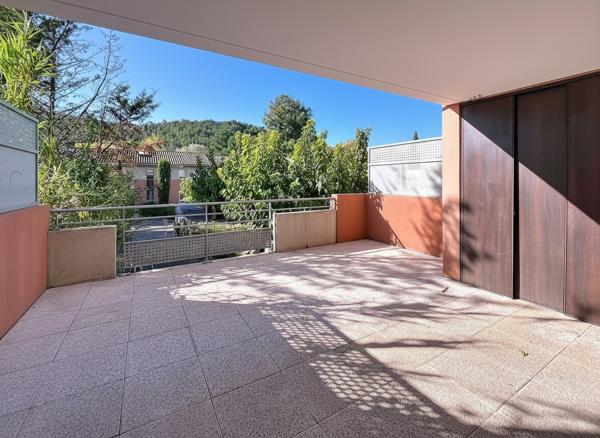 EXCLUSIVITE Appartement 3 pièces, LE THOLONET-PALETTE- TERRASSE 29 M², GARAGE, VUE DEGAGEE.